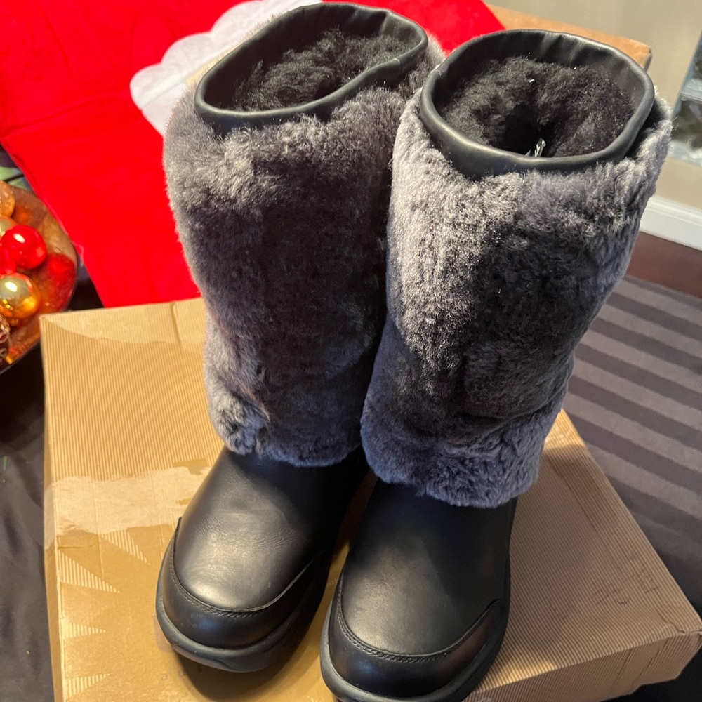 NIB UGG boots